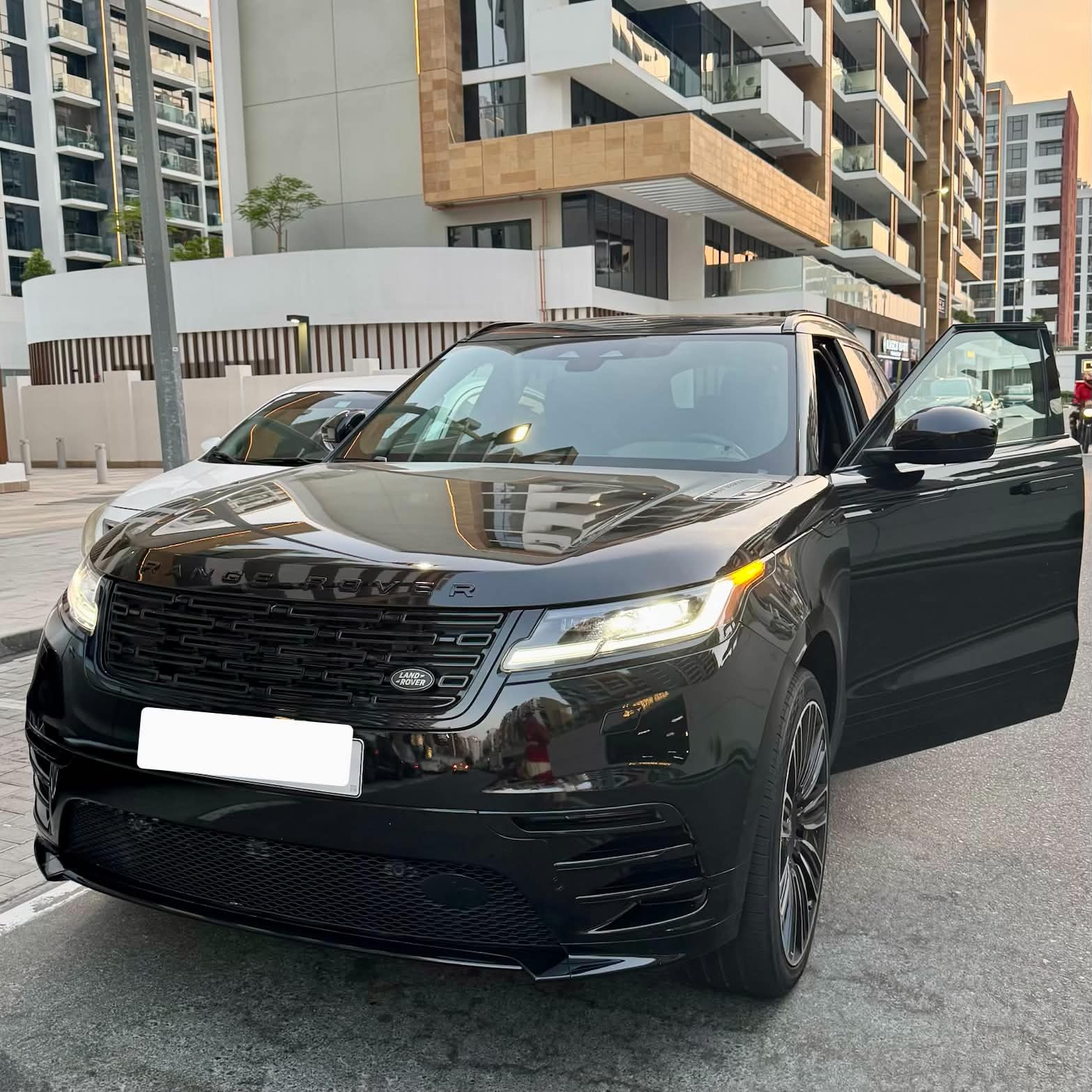 LAND ROVER RANGE ROVER VELAR D300